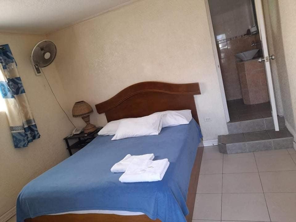 Blue Rock Resort Олонгапо Екстериор снимка